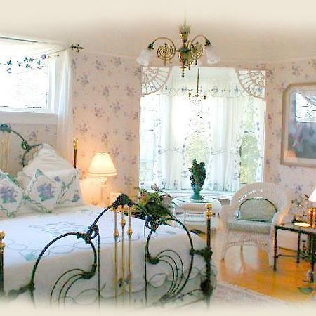 Lion And The Rose Victorian Guest House Portland Exterior photo