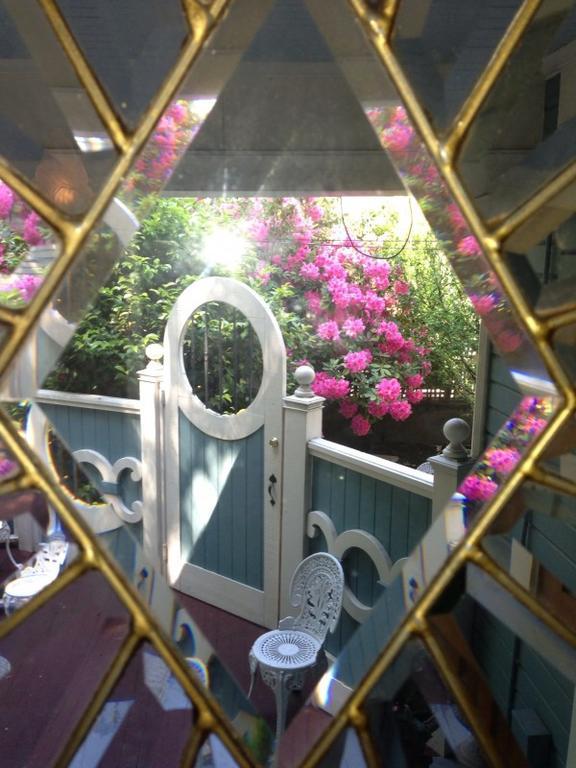 Lion And The Rose Victorian Guest House Portland Exterior photo