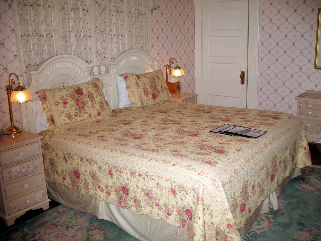 Lion And The Rose Victorian Guest House Portland Exterior photo