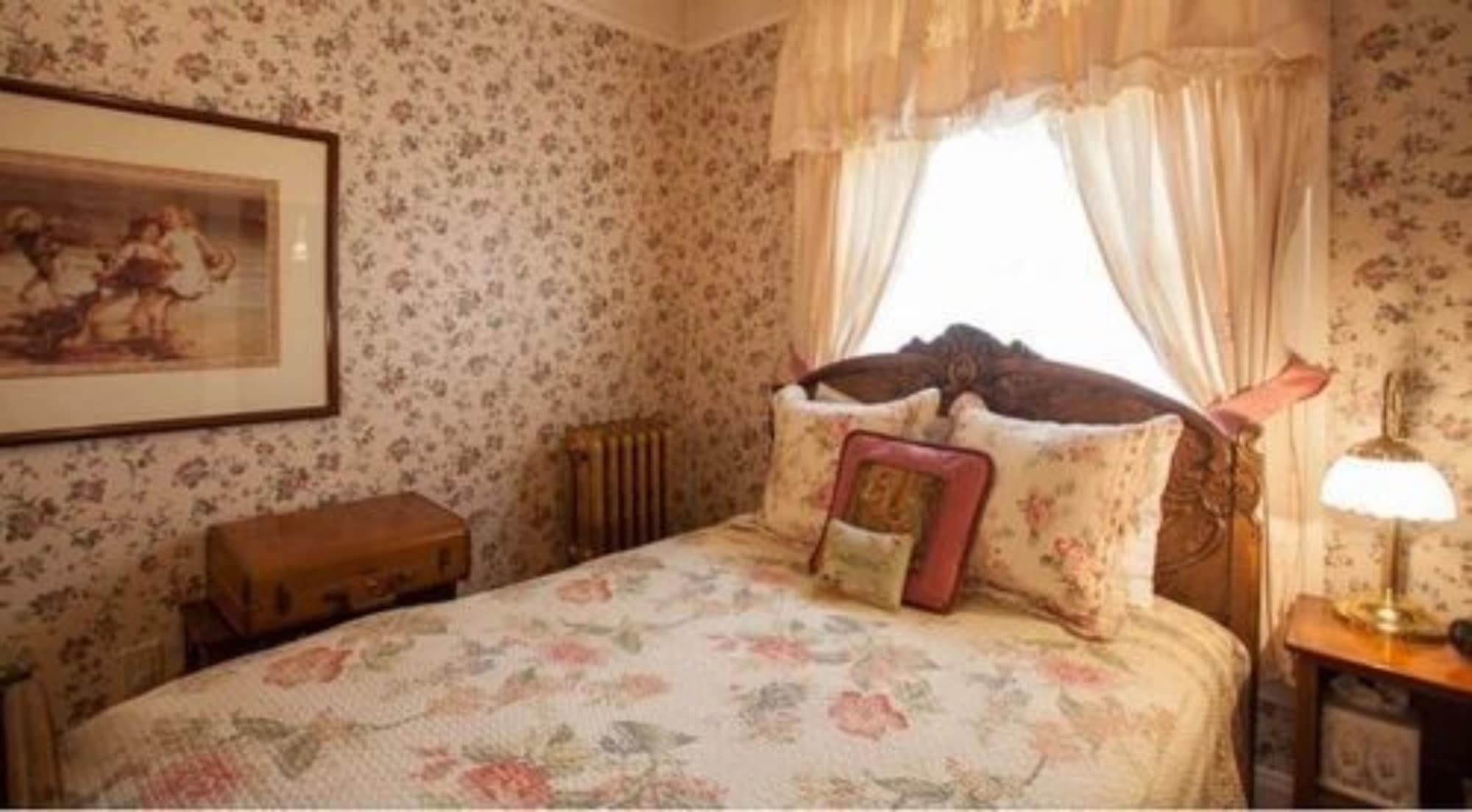 Lion And The Rose Victorian Guest House Portland Exterior photo